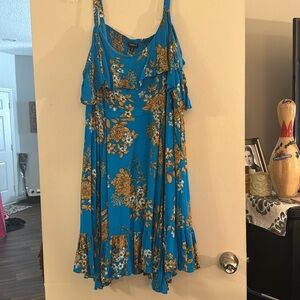 Flowy, floral Torrid Size 3 dress! Worn once, in perfect condition!